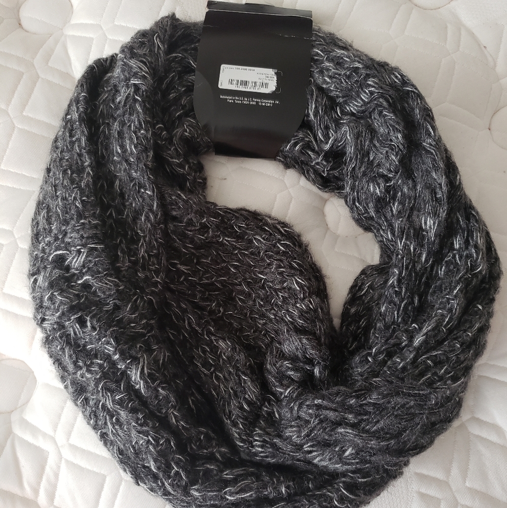 Infinity Scarf - Picture 2 of 3